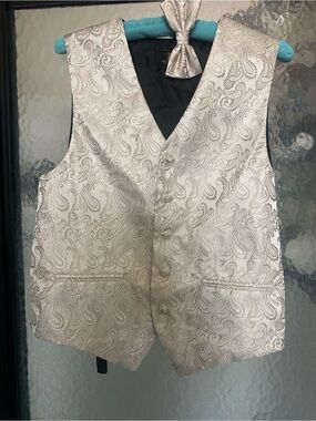 Men's Paisley Formal Vest and Bow Tie in Champagne with handkerchief